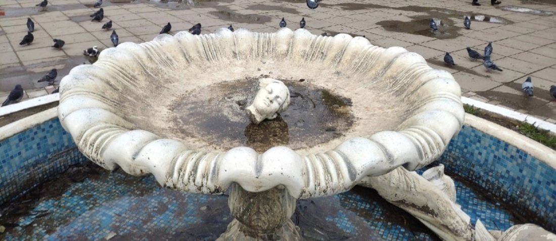 Шекснинцу, разбившему статую на фонтане в центре села, назначено наказание