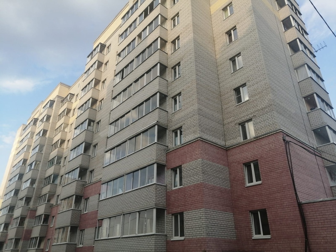 Трёхлетняя девочка разбилась насмерть при падении из окна восьмого этажа в Вологде