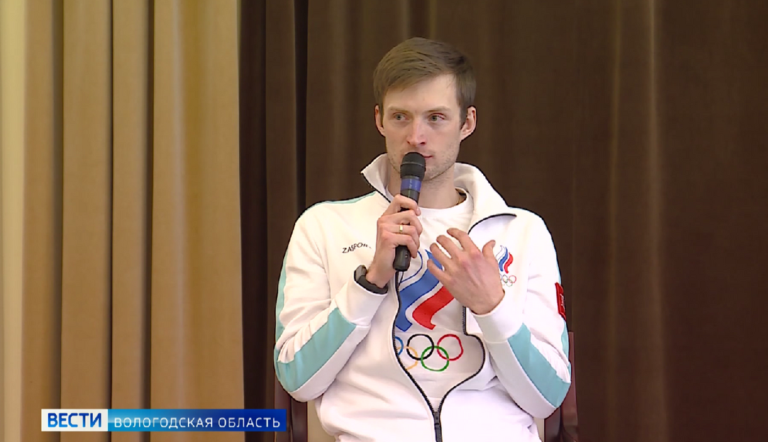 Известному биатлонисту из Бабаево Максиму Цветкову вручили медаль за честность