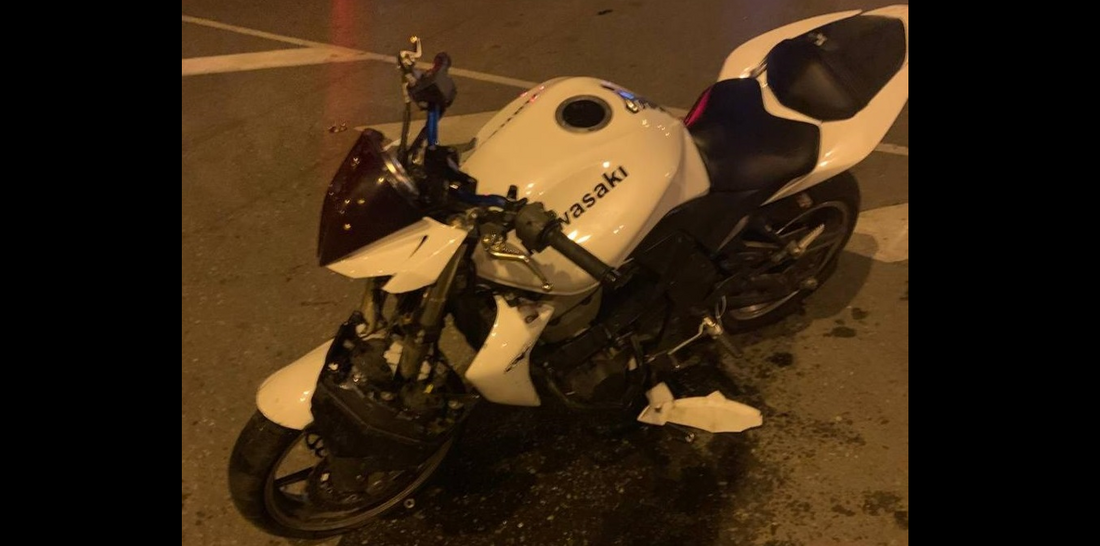 «Лада» и мотоцикл не поделили перекрёсток в Вологде: 3 человека в больнице