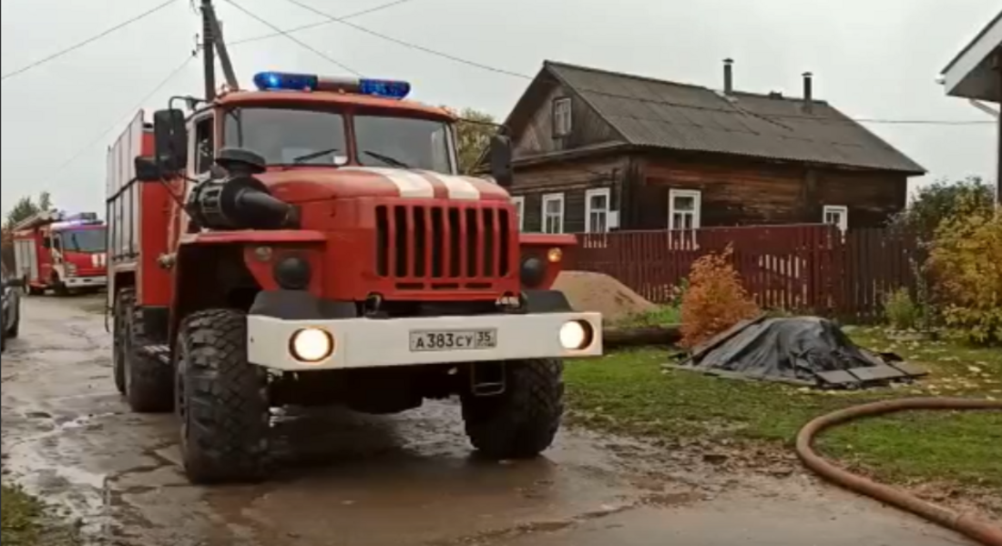 Женщина погибла на крупном пожаре в Кириллове