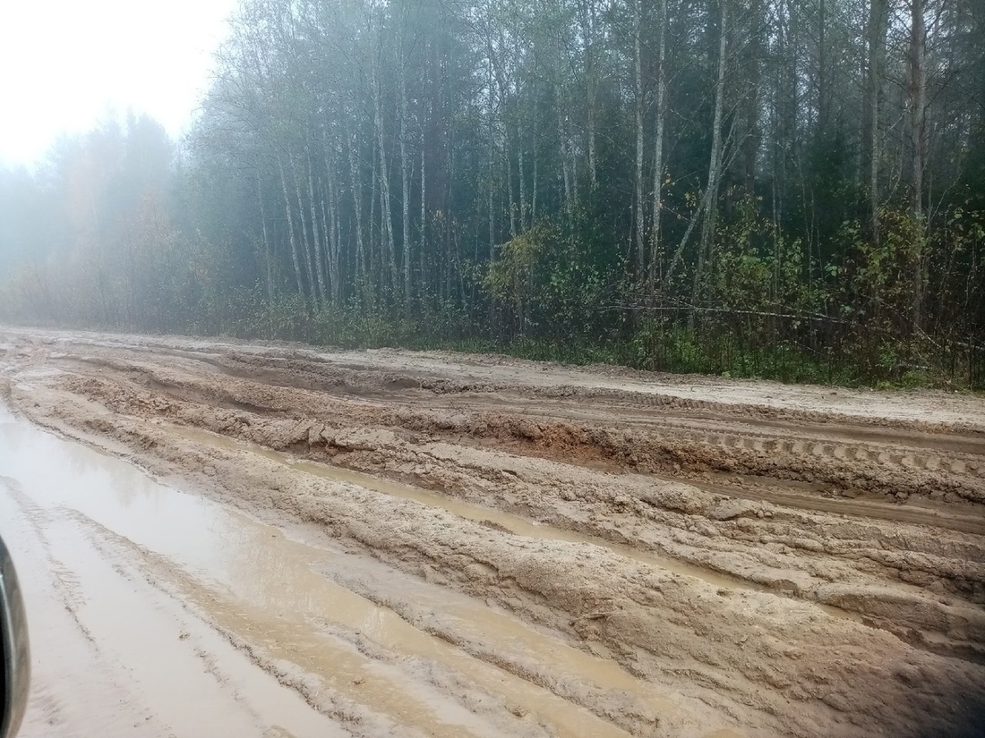 В грязное месиво превратилась проселочная дорога в Тотемском районе
