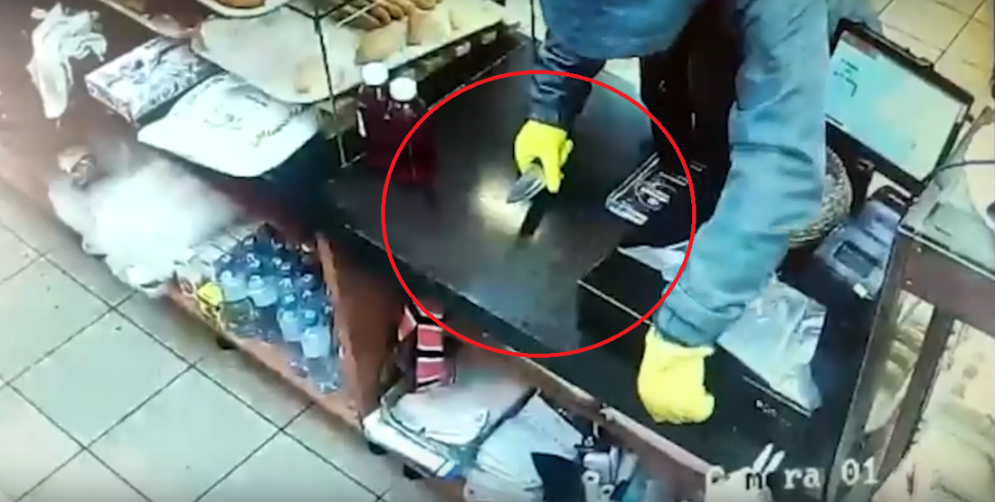Вооружённый ножом вологжанин ограбил пекарню