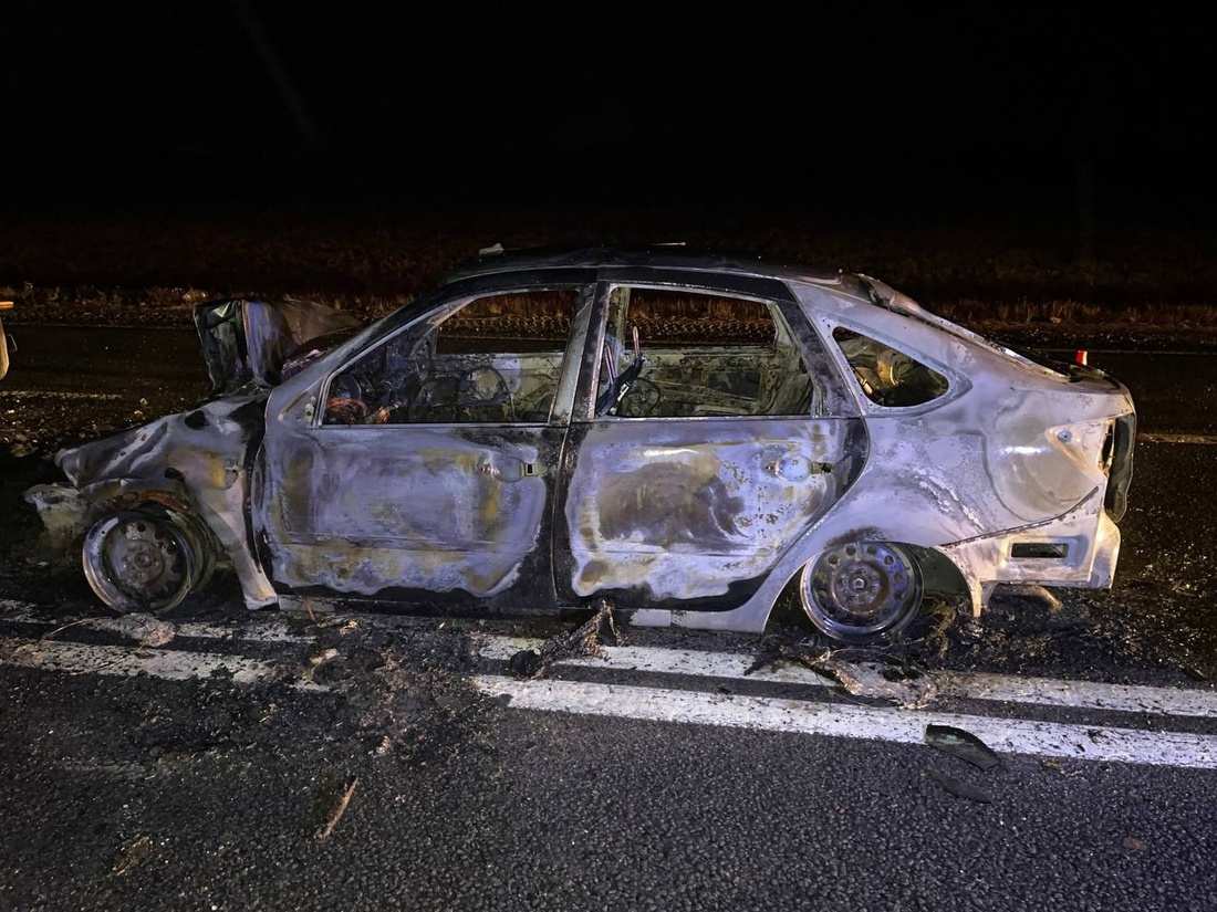 Две машины сгорели после столкновения под Вологдой: есть пострадавшие