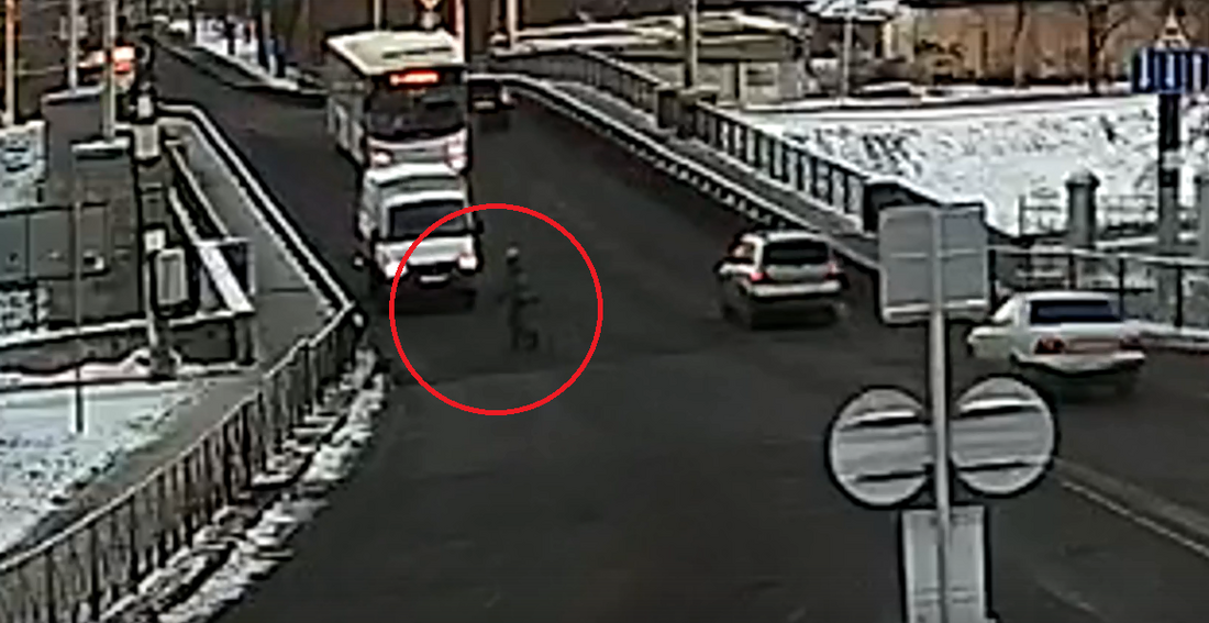 Пешеход-нарушитель попала под колёса "Газели" в Вологде
