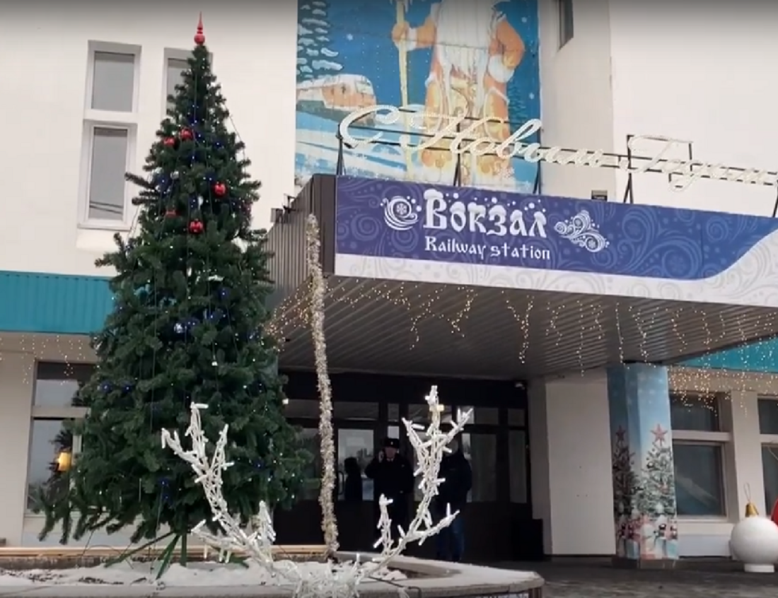 Российские военнослужащие с семьями приехали на отдых в вотчину Деда Мороза
