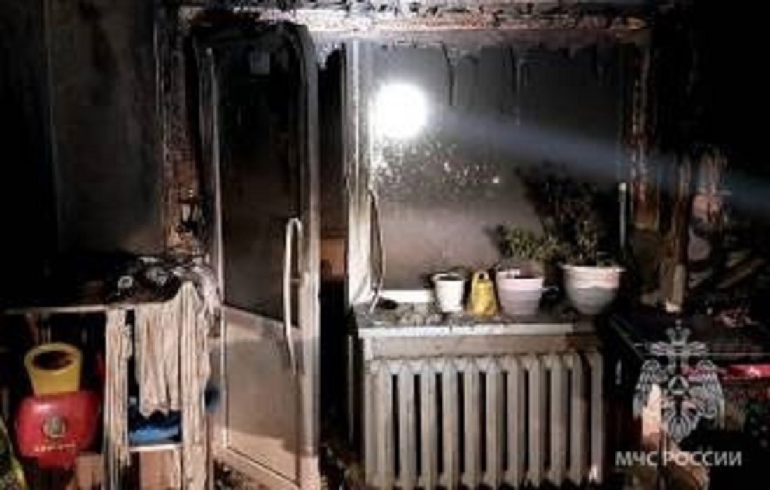 Ночной пожар в квартире многоэтажки завершился экстренной эвакуацией для 25 вологжан