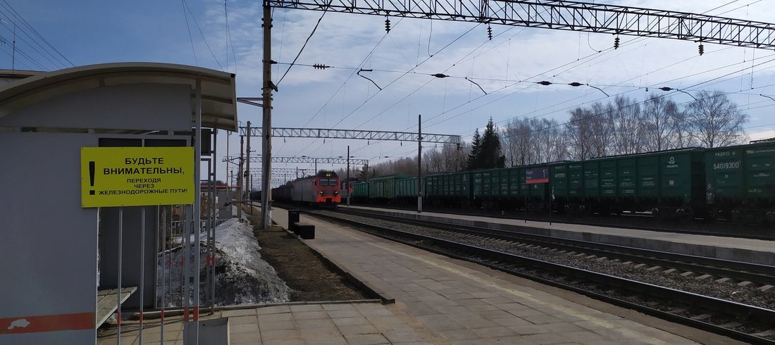 Грузовой поезд сбил пьяного мужчину на станции в Череповце