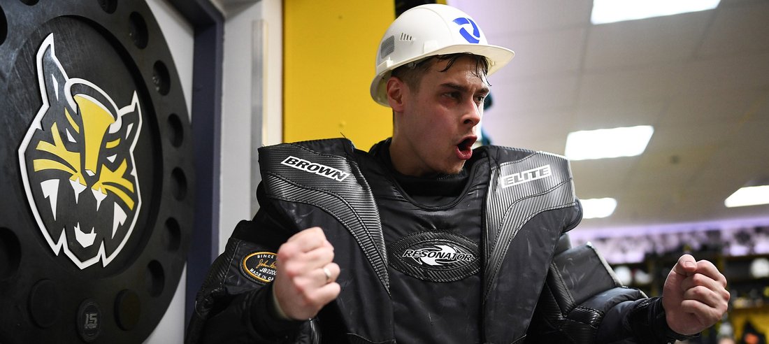Голкипер Александр Самонов покидает хоккейную «Северсталь»
