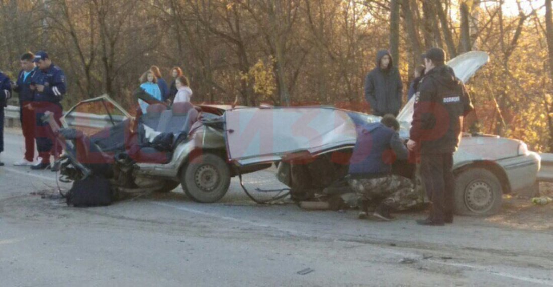 Жуткая авария в Бабаево: машину разорвало пополам, 5 человек в больнице