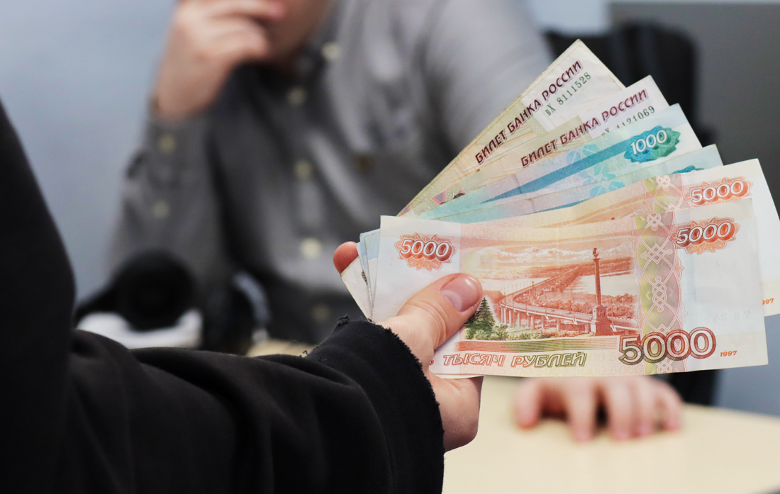 Вологдастат: зарплаты вологодских чиновников выросли почти на 10%