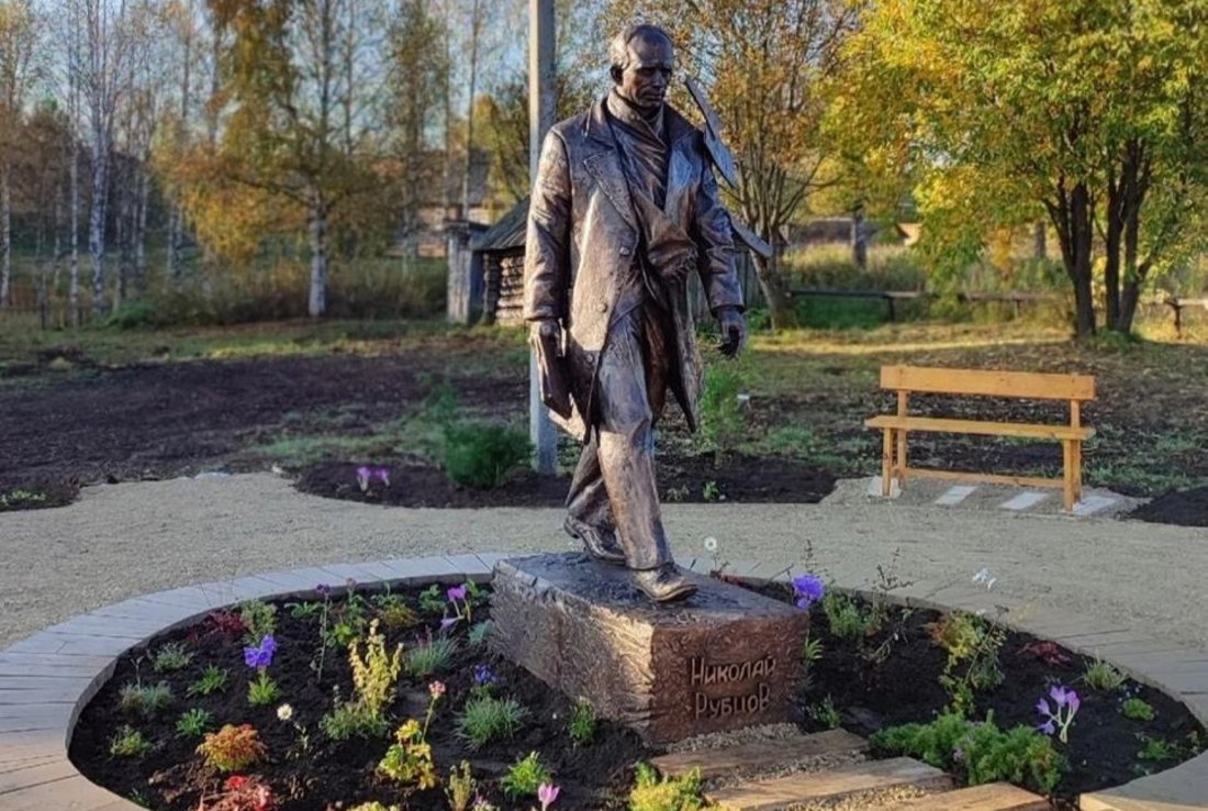 Памятник Николаю Рубцову открыли в Тотемском округе