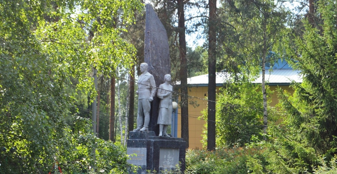 Реконструкция памятника первым комсомольцам началась в Бабаево  