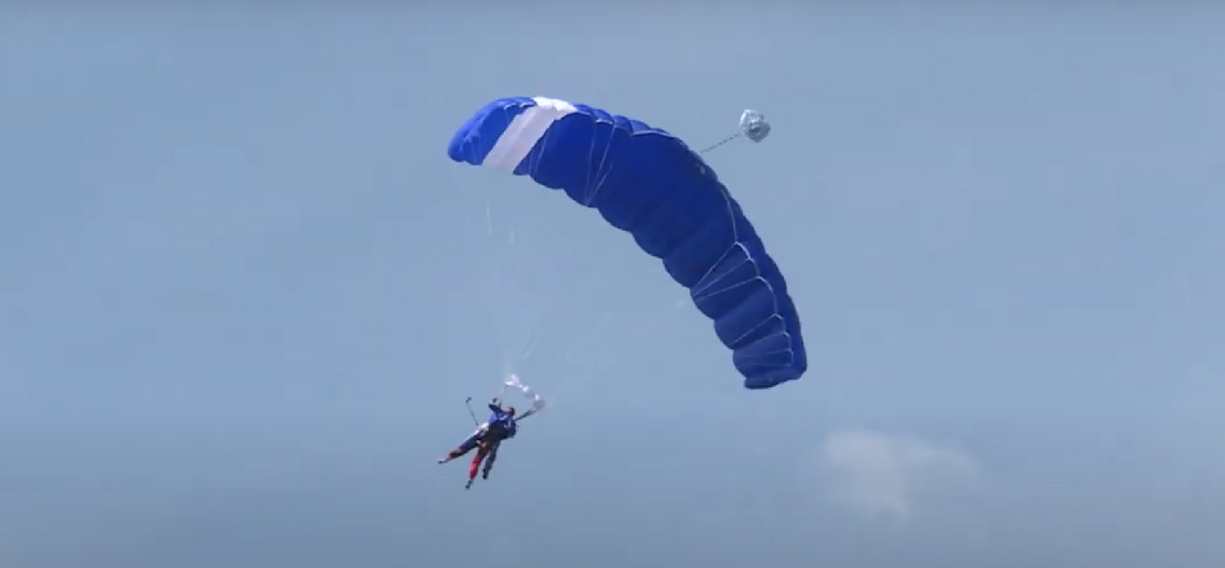 В Череповце Департамент ЖКХ начнёт выдавать разрешение на прыжки с парашютом и авиационные работы