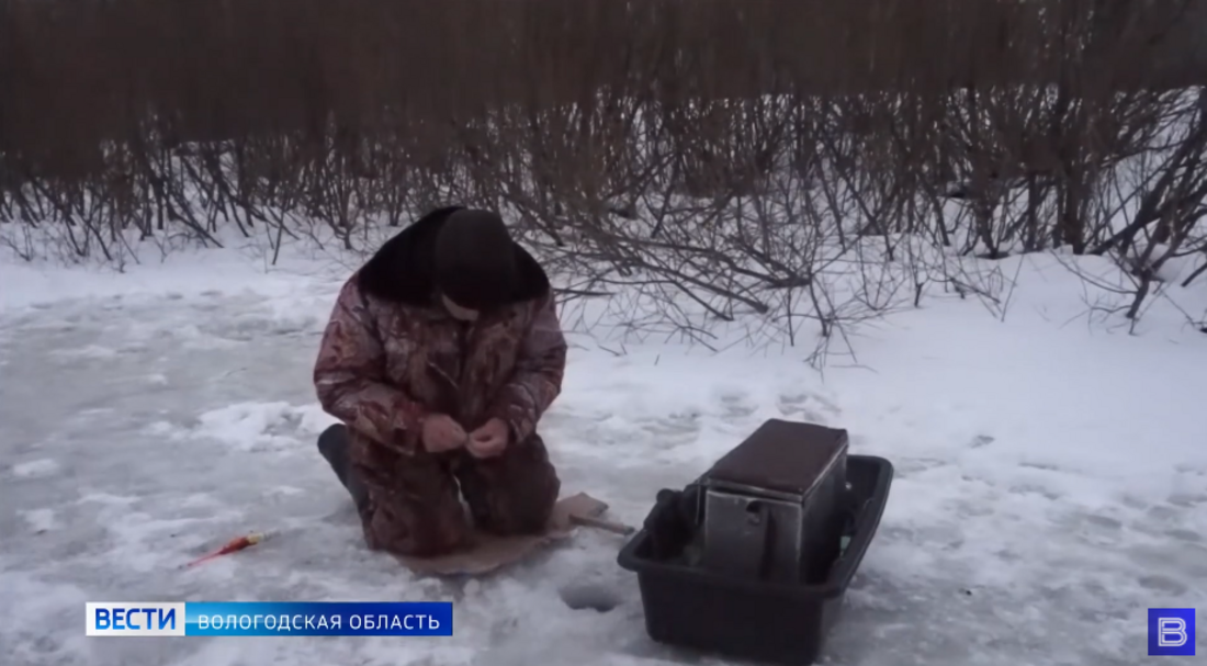 Двое рыбаков провалились под лёд в Череповецком районе