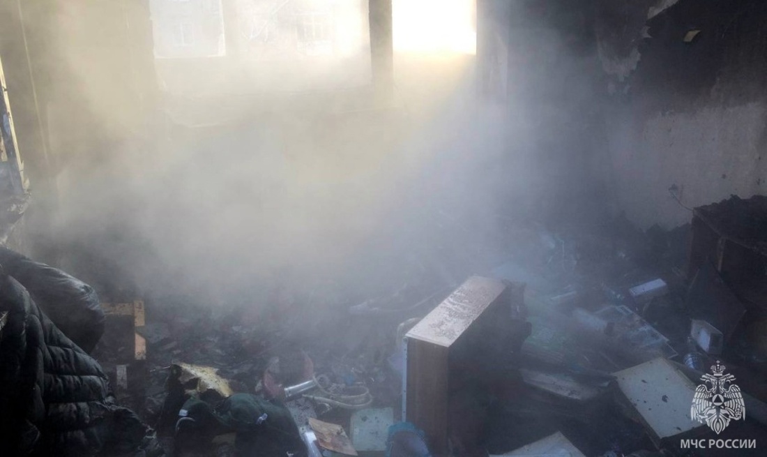 Два человека едва не погибли на пожаре в Череповце из-за непотушенной сигареты