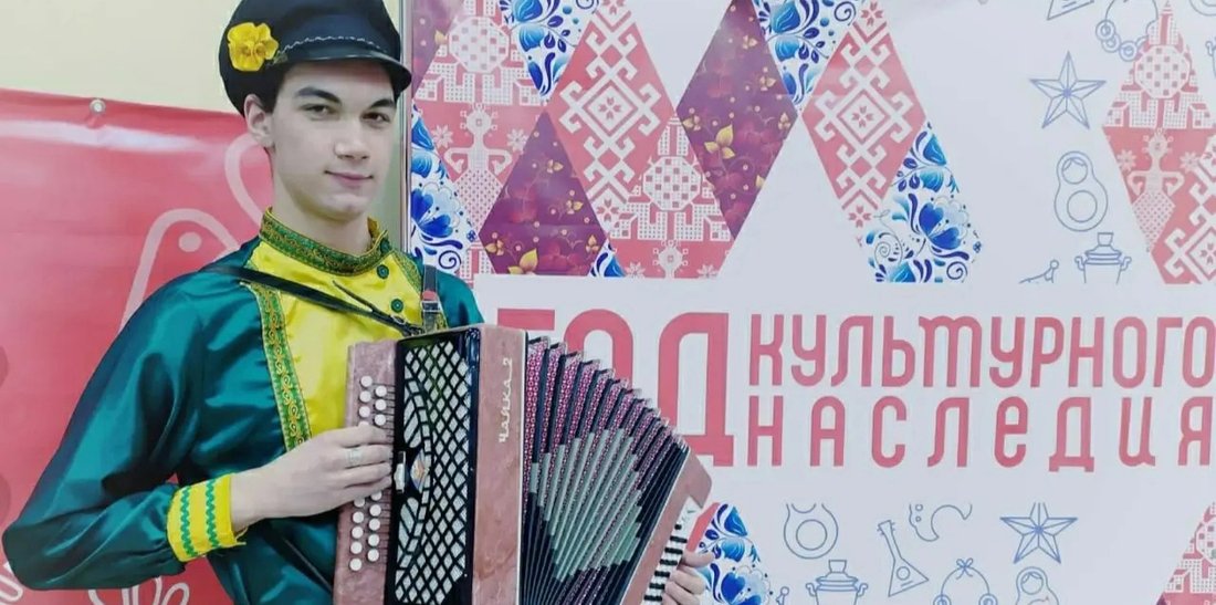 Студент вологодского Колледжа искусств стал гостем программы Андрея Малахова «Песни от всей души»
