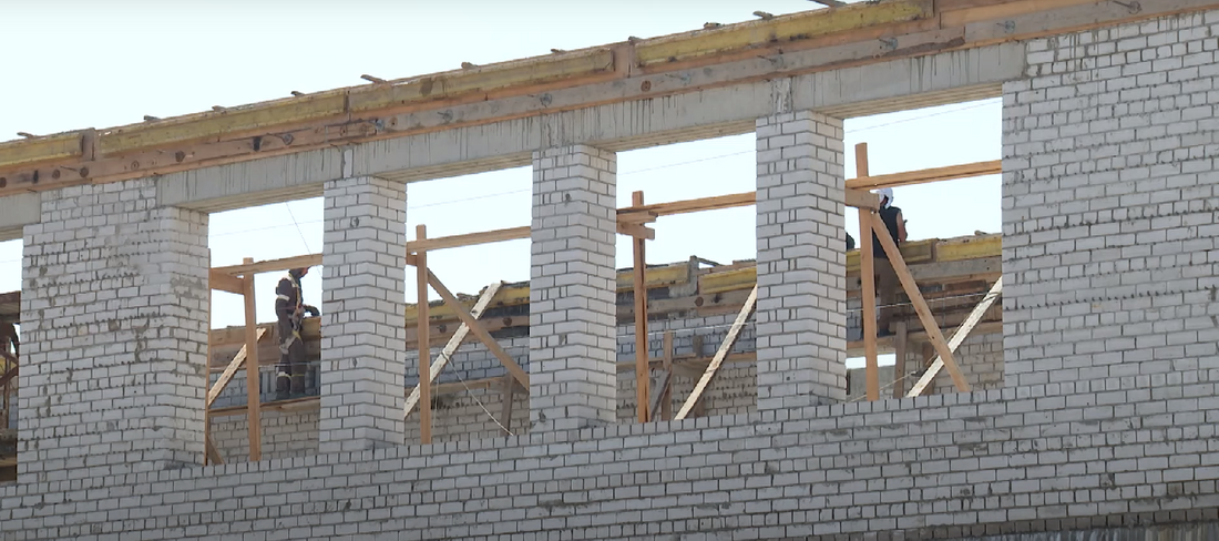 Череповецкую строительную организацию накажут за гибель работника 
